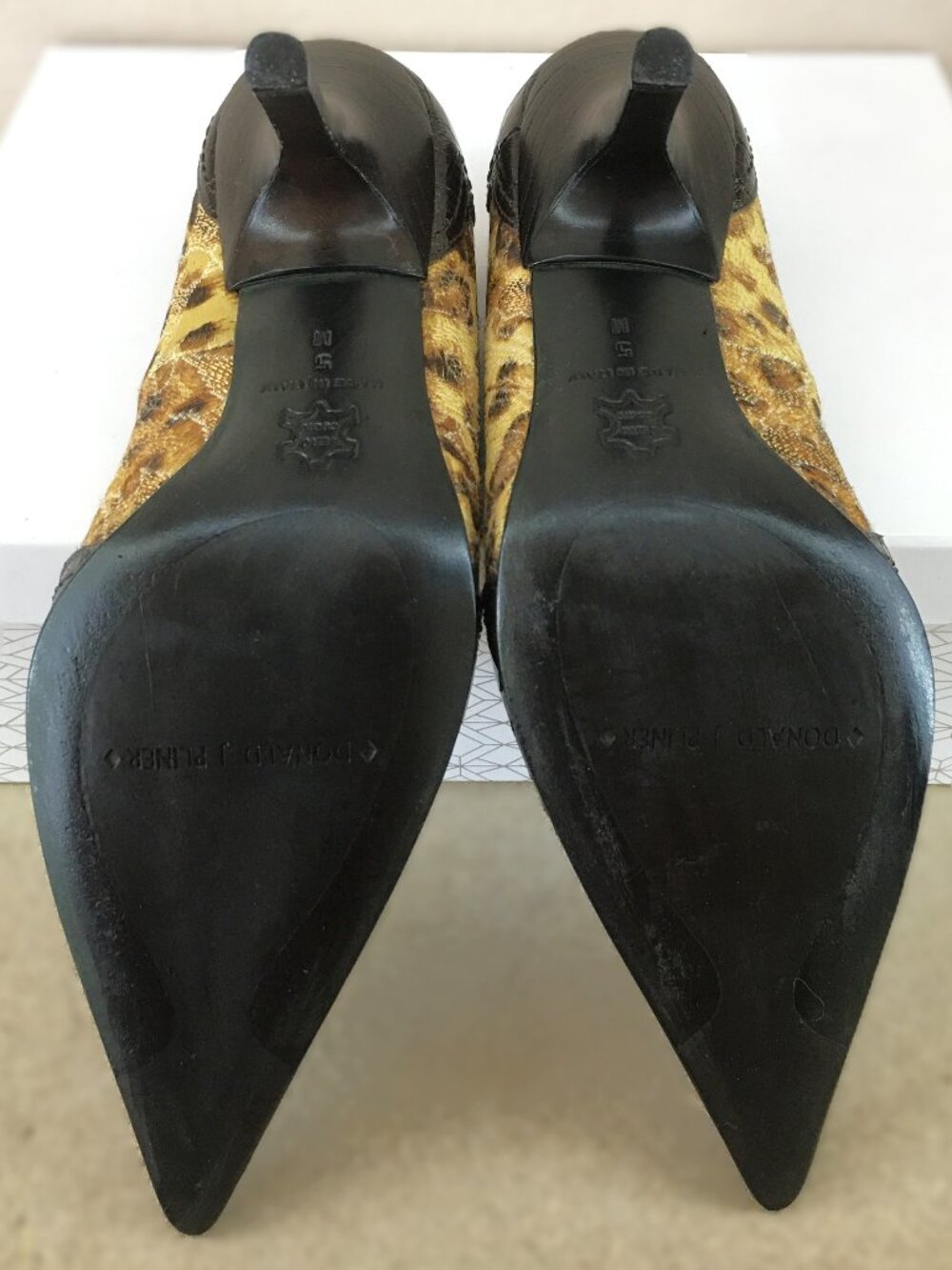 DONALD J PLINER COUTURE "Coy" Western-chic point-toe heels - Size 5 - Picture 10 of 15